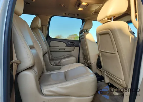 2012 Chevrolet Suburban K1500 Ltz z USA, uszkodzony, nr VIN 1GNSKKE77CR180069